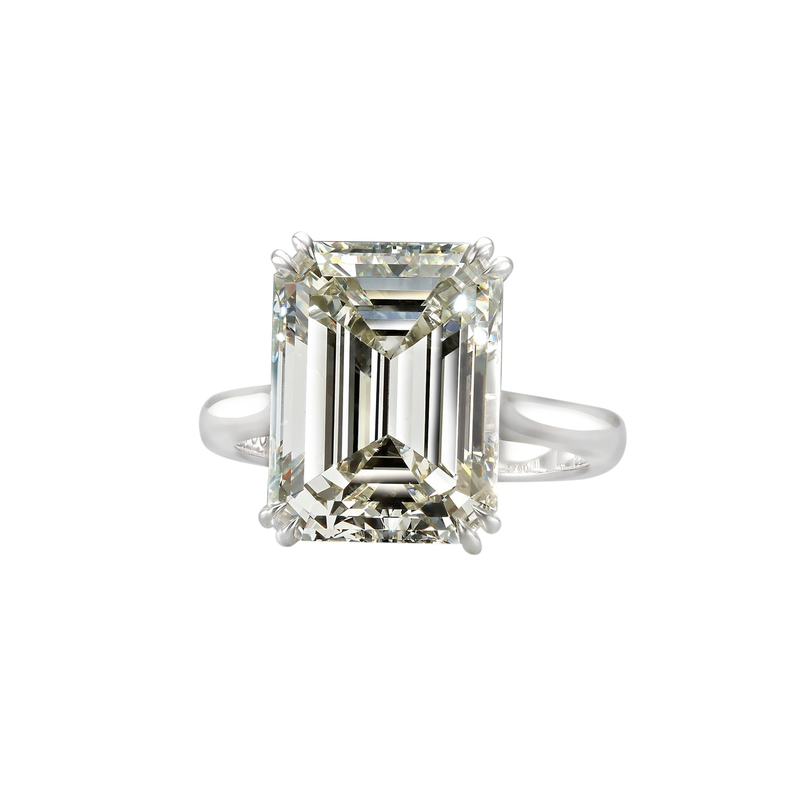 10.05ct Emerald-cut Diamond Ring - 10.05ct TW