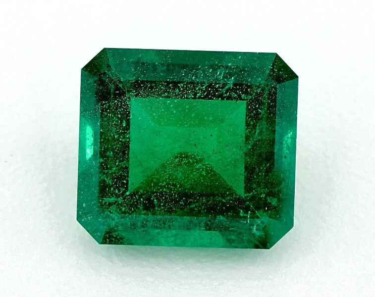 10.31 ct. Emerald AGL Minor