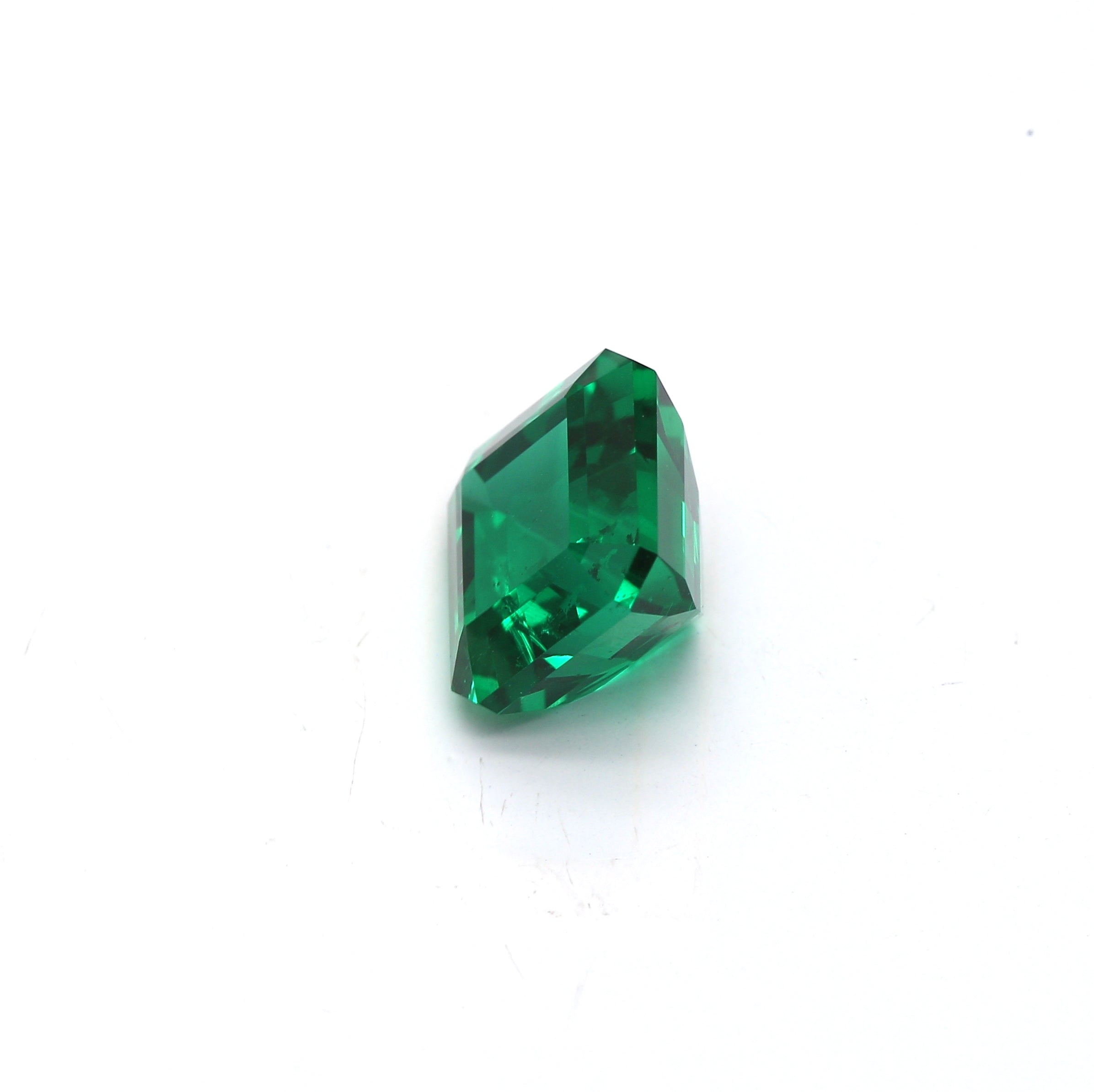 2.05 ct. Emerald AGL Minor