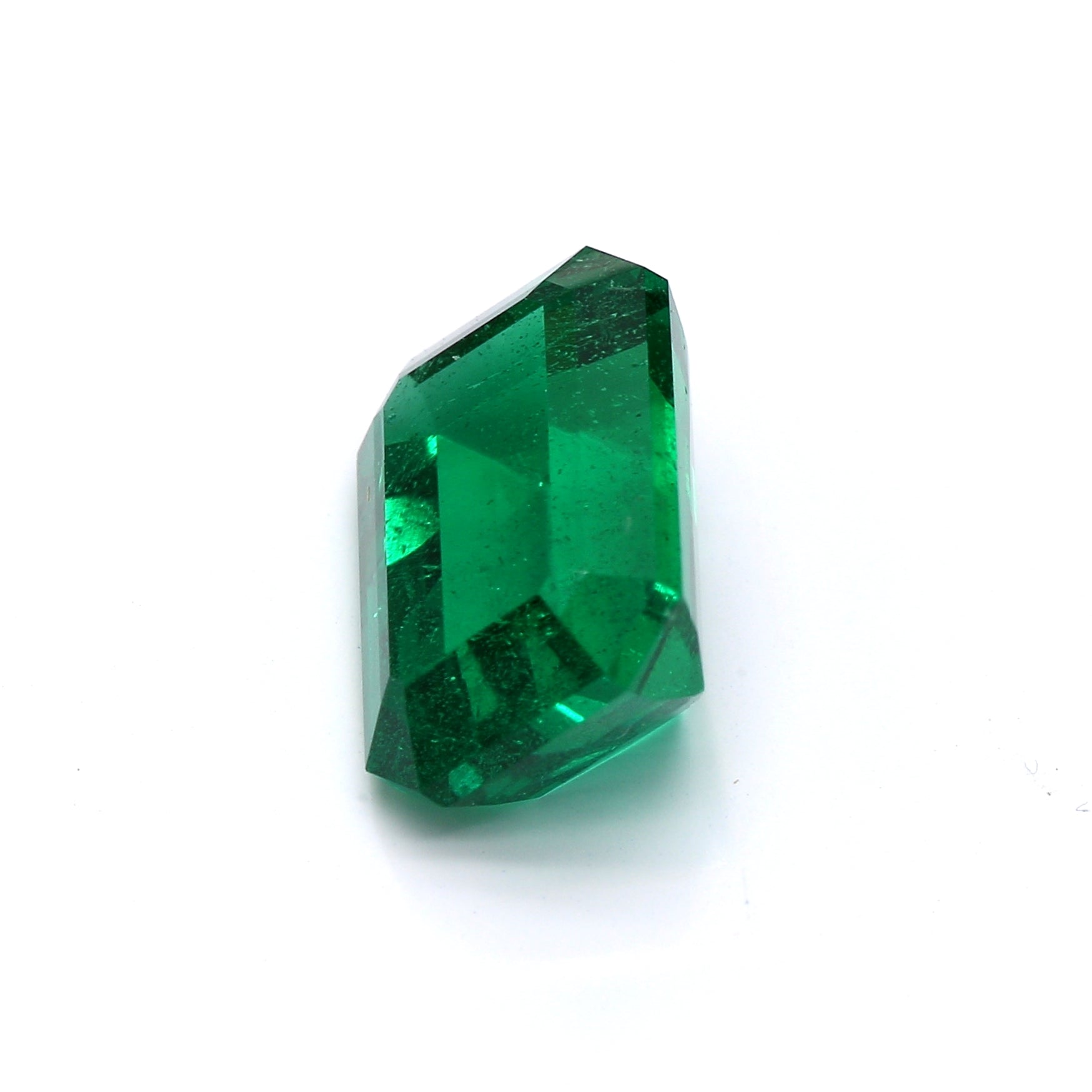 3.32 ct. Emerald AGL Insignificant to Minor