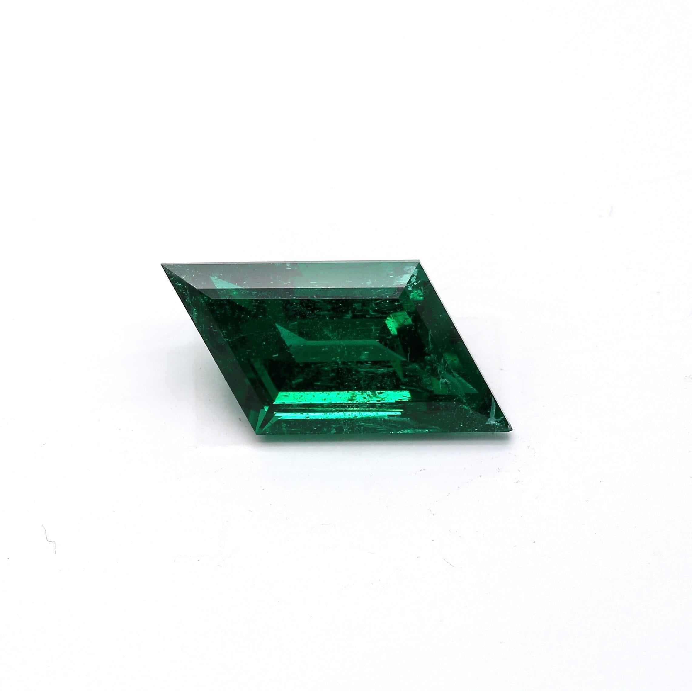 6.65 ct. Emerald AGL None