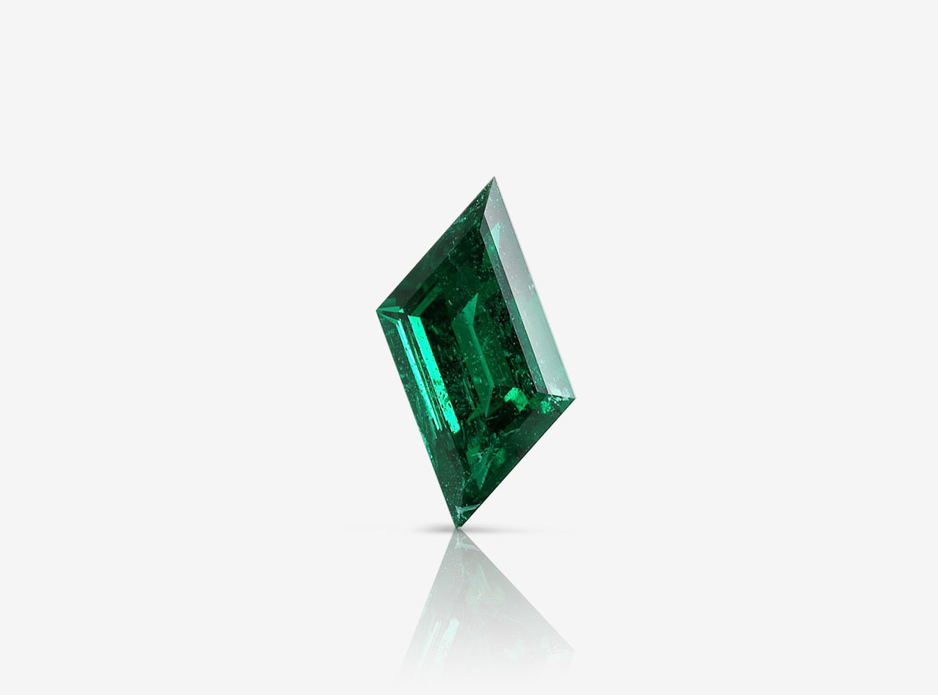 6.65 ct. Emerald AGL None