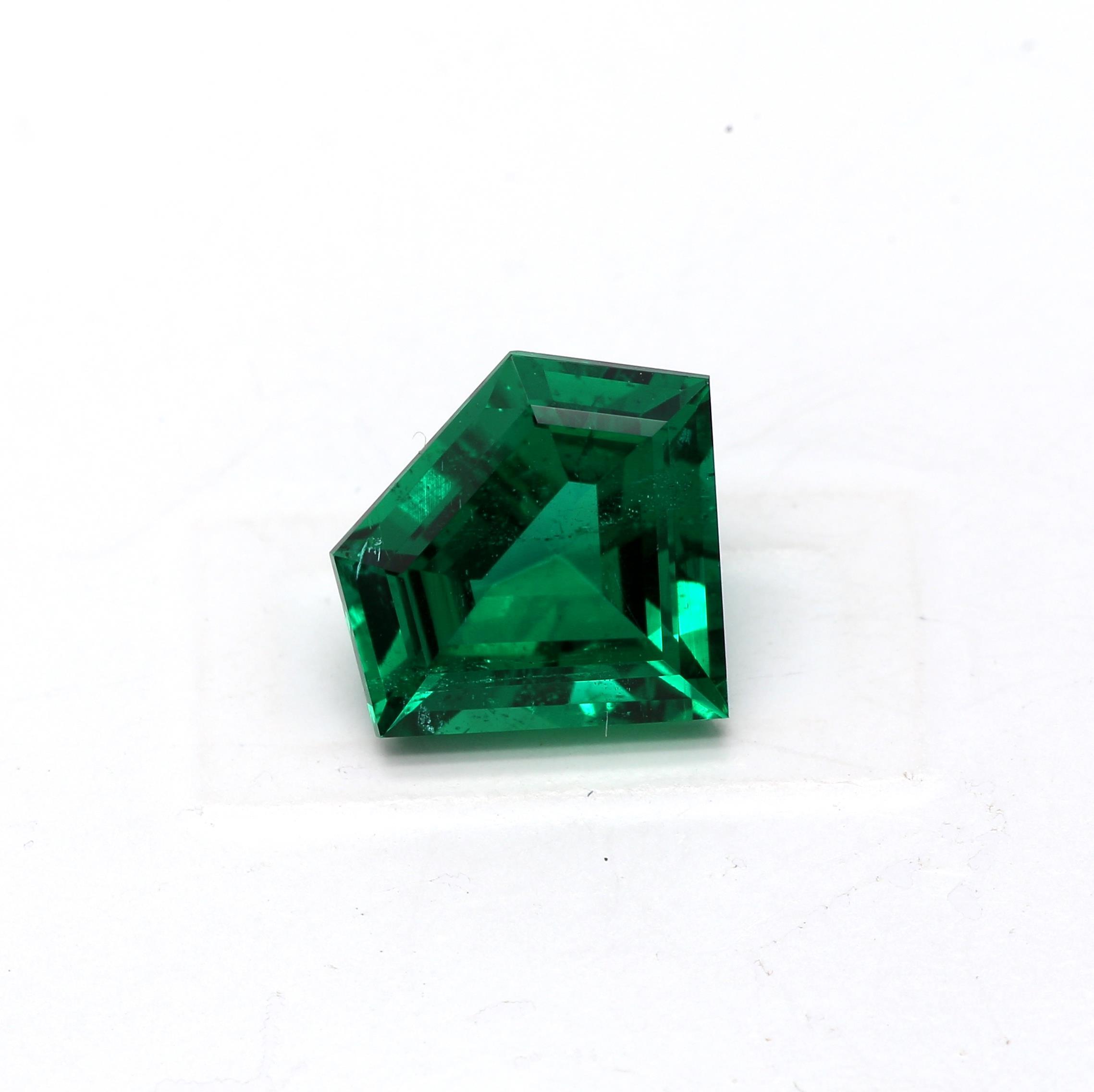 2.43 ct. Emerald GRS Insignificant